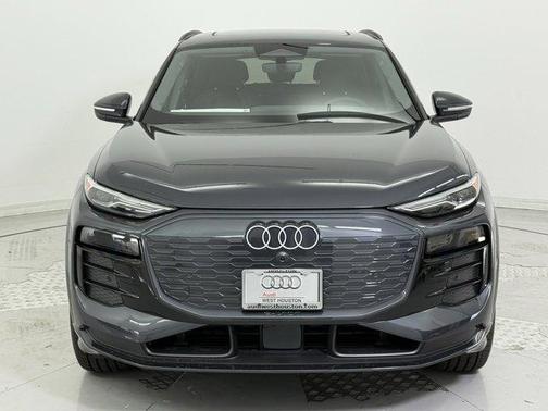 2025 Audi Q6 e-tron Premium quattro