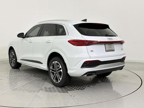 2026 Audi Q5 Premium Plus TFSI quattro S tronic