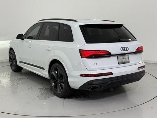 2025 Audi Q7 55 Premium Plus