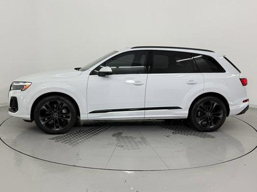 2025 Audi Q7 55 Premium Plus