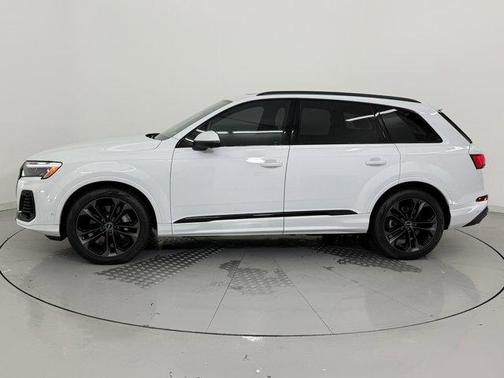 2025 Audi Q7 55 Premium Plus