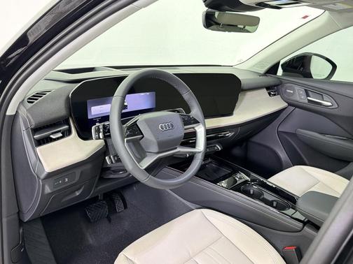 Mythos Black Metallic 2026 Audi Q3 TFSI quattro S tronic