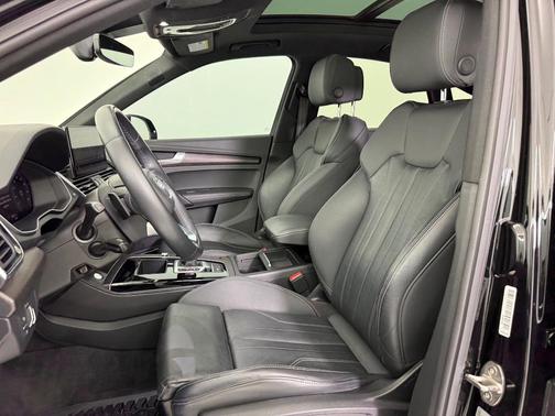 2022 Audi Q5 45 S line Premium Plus