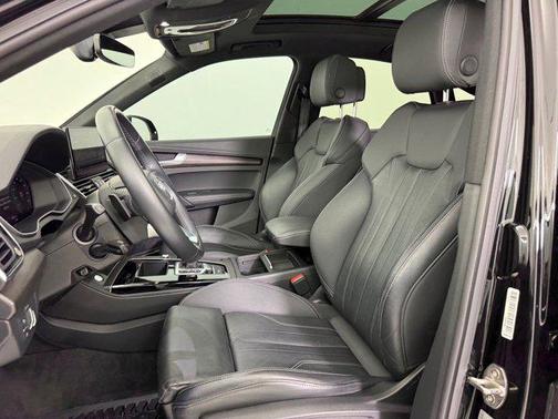 2022 Audi Q5 45 S line Premium Plus