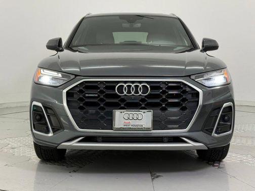 2022 Audi Q5 45 S line Premium Plus