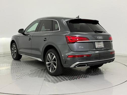 2022 Audi Q5 45 S line Premium Plus