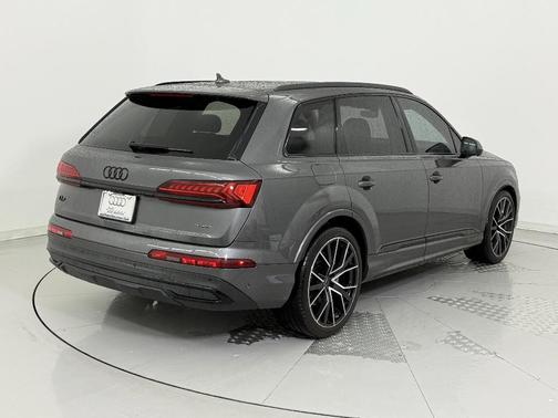 2022 Audi Q7 55 Prestige
