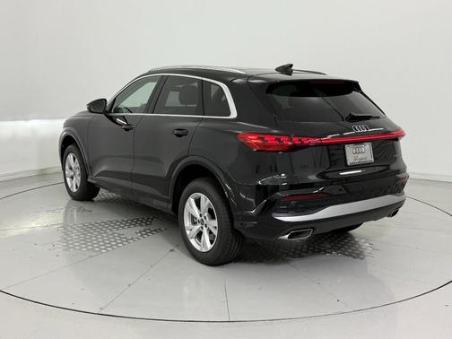 2025 Audi Q5 Premium