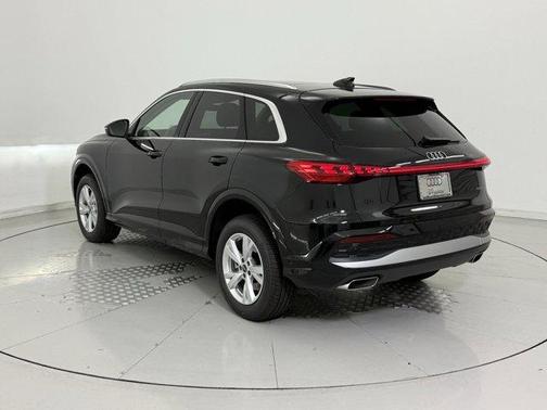 2025 Audi Q5 Premium TFSI quattro S tronic