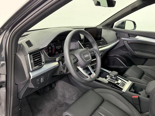 2024 Audi Q5 45 S line Premium Plus