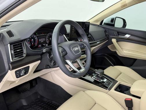 2025 Audi Q5 45 S line Premium Plus