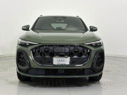 District Green Metallic 2026 Audi Q5 Premium Plus TFSI quattro S tronic
