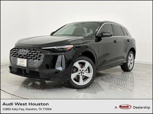 Mythos Black Metallic 2026 Audi Q5 Premium Plus TFSI quattro S tronic