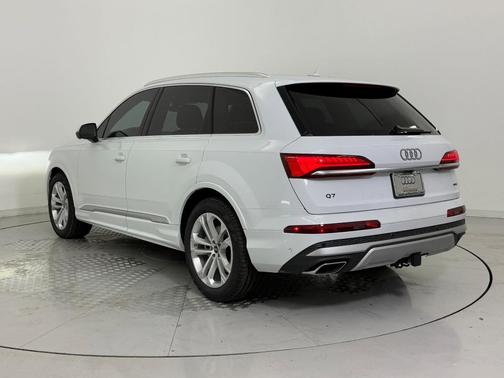 2026 Audi Q7 55 Premium Plus