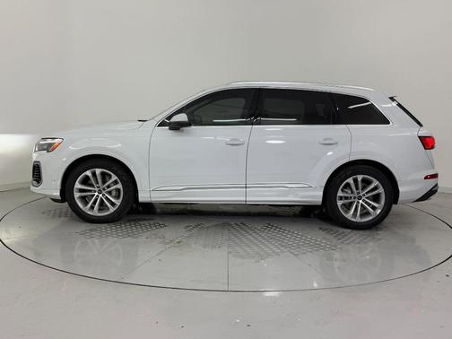 2026 Audi Q7 55 Premium Plus