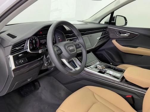 2026 Audi Q7 55 Premium Plus