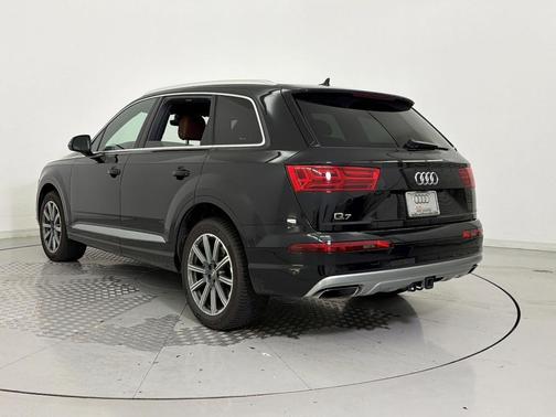 Black 2019 Audi Q7 45 Premium Plus