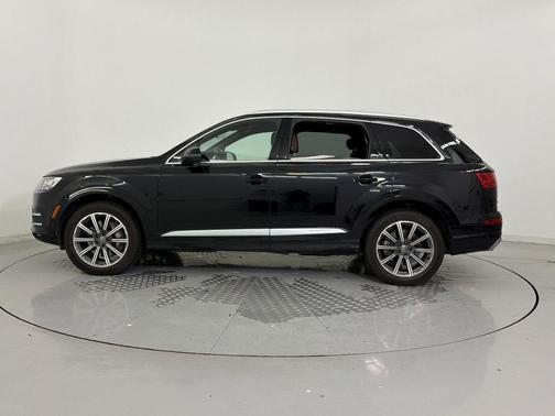 Black 2019 Audi Q7 45 Premium Plus