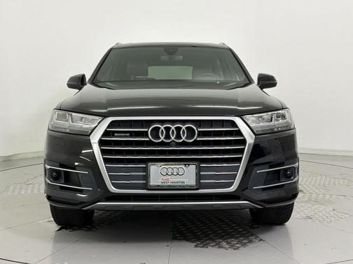 Black 2019 Audi Q7 45 Premium Plus