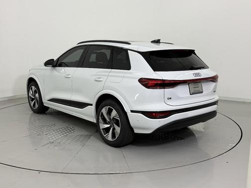 2025 Audi Q6 e-tron Premium Plus quattro