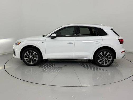 2022 Audi Q5 45 S line Premium Plus