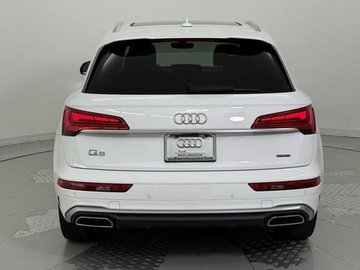 2022 Audi Q5 45 S line Premium Plus