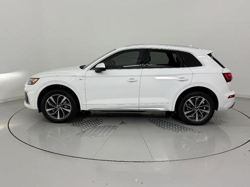 2022 Audi Q5 45 S line Premium Plus
