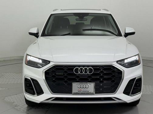 2022 Audi Q5 45 S line Premium Plus