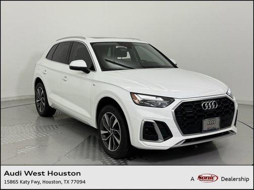 2022 Audi Q5 45 S line Premium Plus