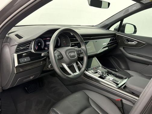 Samurai Gray Metallic 2025 Audi Q7 55 Premium Plus