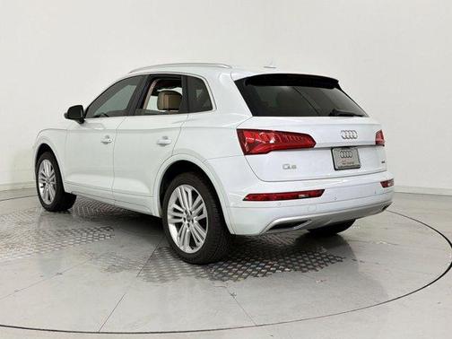 White 2019 Audi Q5 2.0T Premium Plus