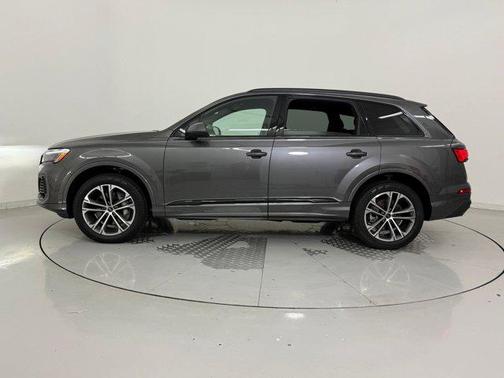2025 Audi Q7 45 Premium