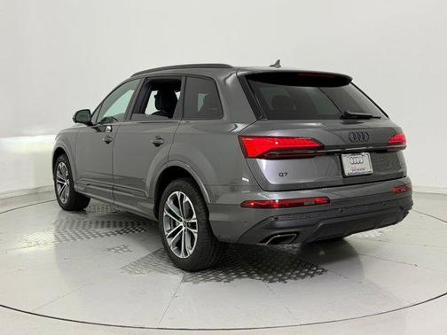 2025 Audi Q7 45 Premium