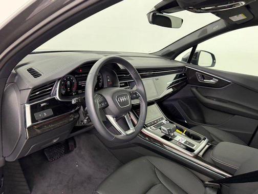 2025 Audi Q7 45 Premium