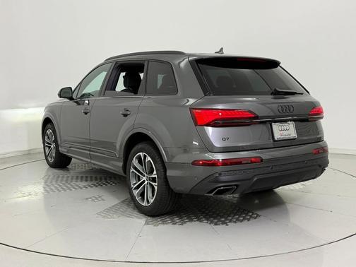 2025 Audi Q7 45 Premium