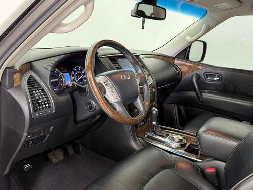 2017 INFINITI QX80 Base