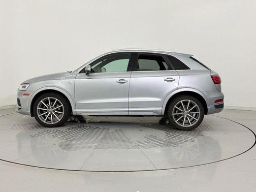 Florett Silver Metallic 2018 Audi Q3 2.0T Sport Premium