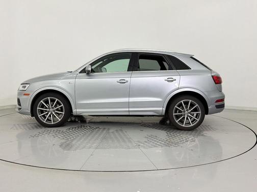 Florett Silver Metallic 2018 Audi Q3 2.0T Sport Premium