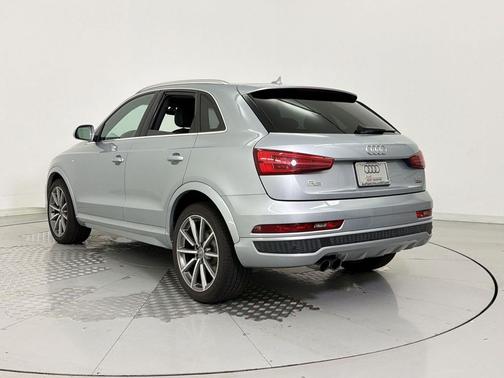 Florett Silver Metallic 2018 Audi Q3 2.0T Sport Premium