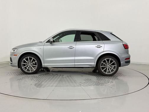 Florett Silver Metallic 2018 Audi Q3 2.0T Sport Premium