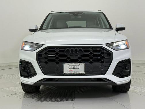 2022 Audi Q5 45 S line Premium Plus