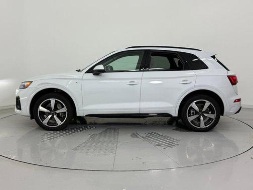 2022 Audi Q5 45 S line Premium Plus