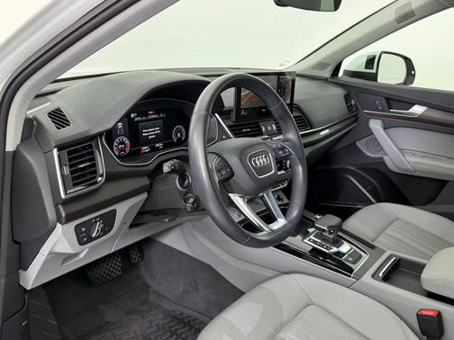 2022 Audi Q5 45 S line Premium Plus