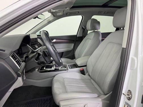 2022 Audi Q5 45 S line Premium Plus