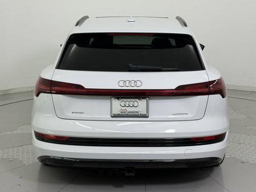 2021 Audi e-tron Prestige