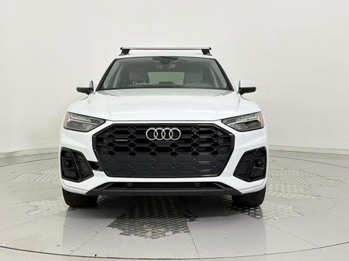 Glacier White Metallic 2023 Audi Q5 45 S line Premium Plus