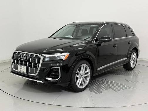 2025 Audi Q7 55 Premium Plus