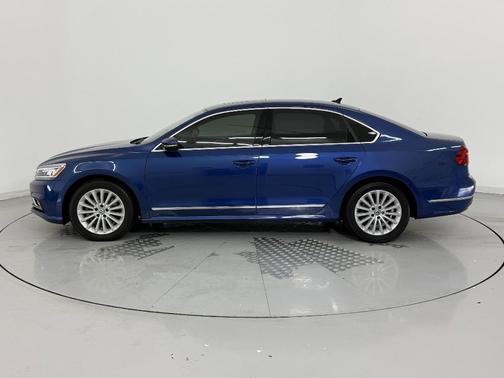 2016 Volkswagen Passat 1.8T SE w/Technology