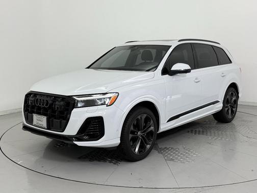 2025 Audi Q7 55 Premium Plus