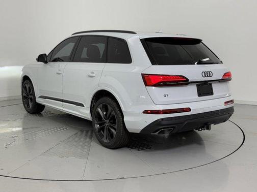2025 Audi Q7 55 Premium Plus